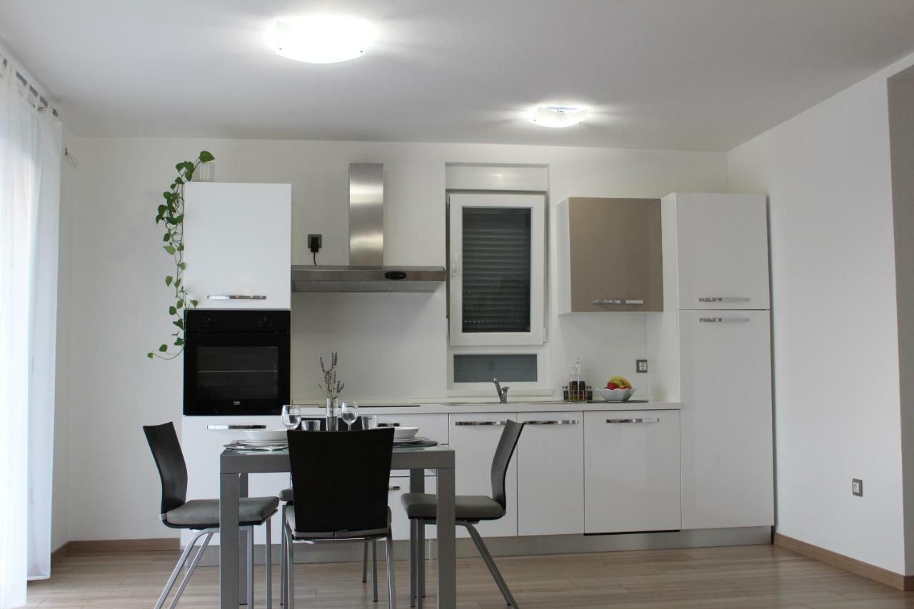 Apartment Fiorella ポレッチ エクステリア 写真